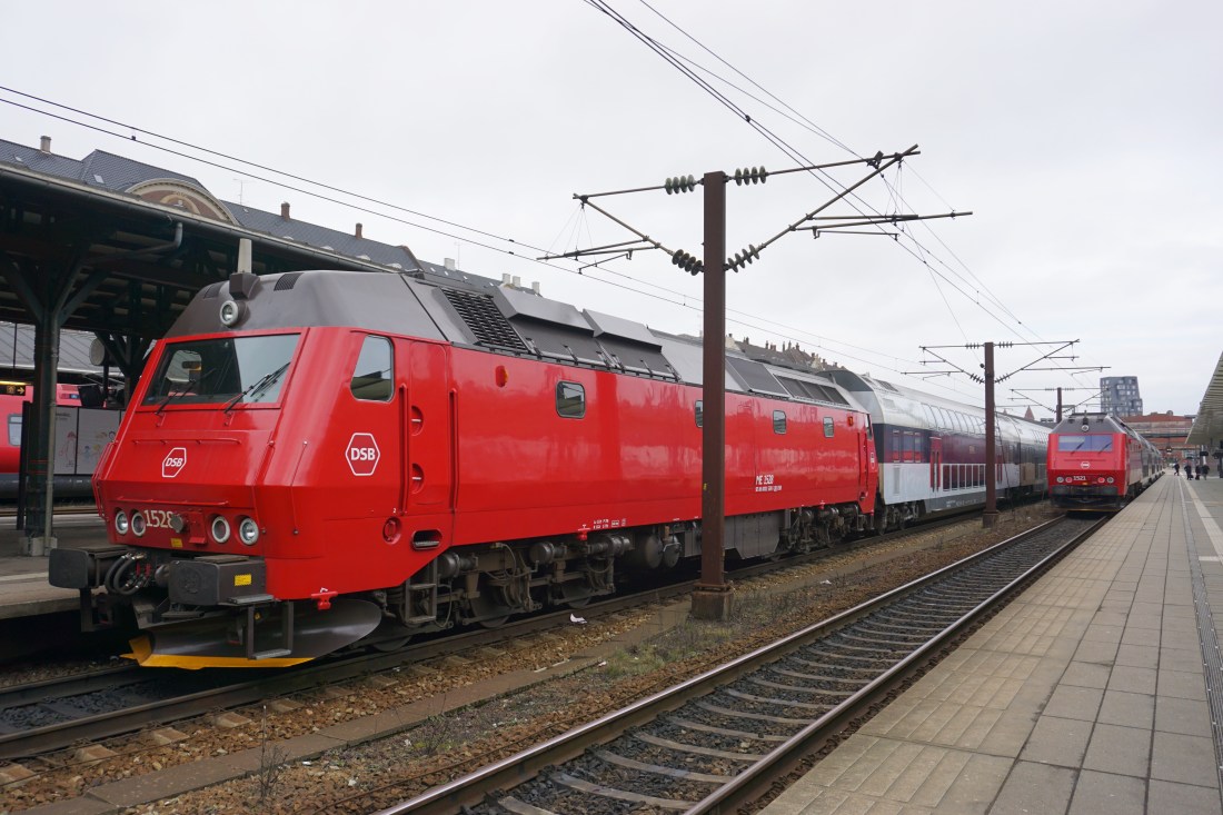 ME1528 and ME1521 at Østerport, 20/03/17 (JW)