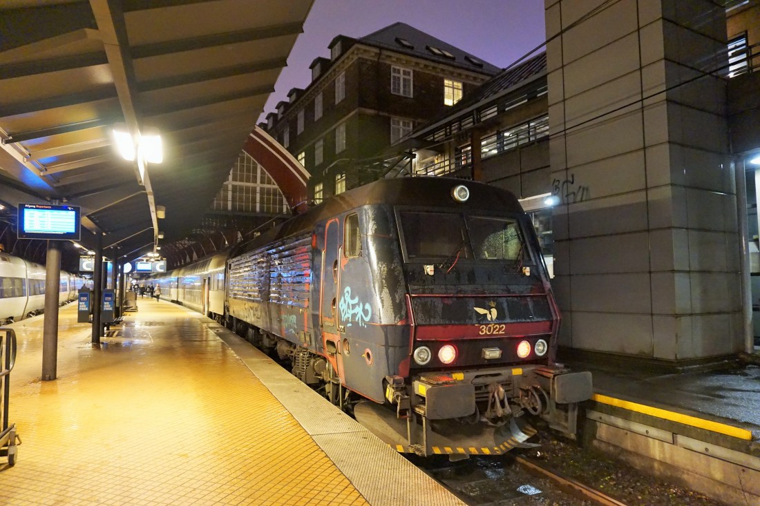 EA3022 at København H, 20/03/17 (JW)