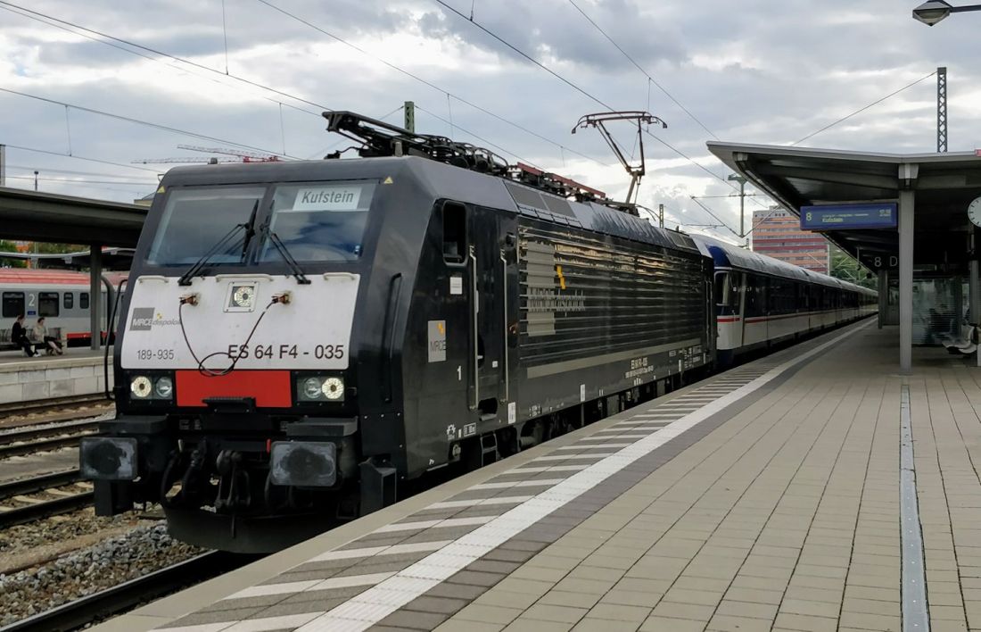 21273732_10212059859786715_1494005136427339991_o